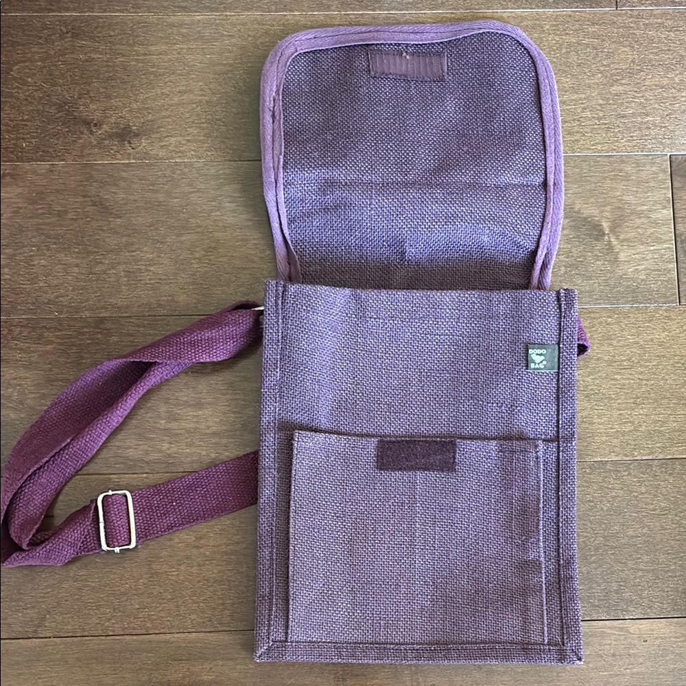 Cross body burlap messenger bag burgundy color